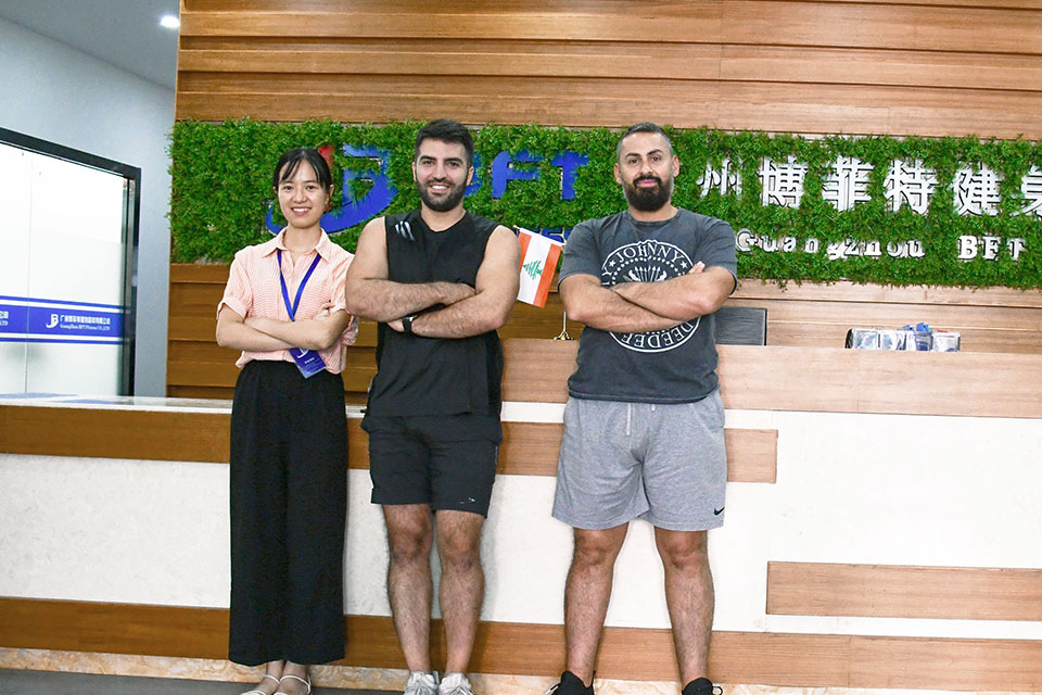 Lebanese customers import gym equipment from China