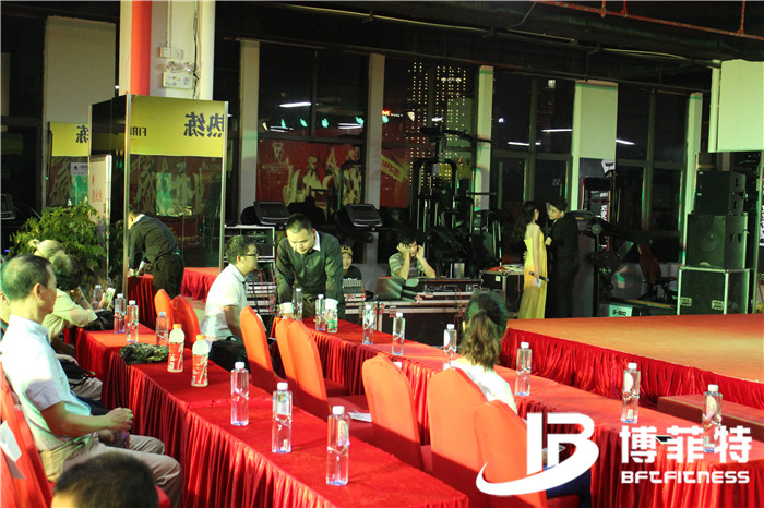 Hot Gymnasium Opening.BFT Fitness Equipment Customer Gym Case